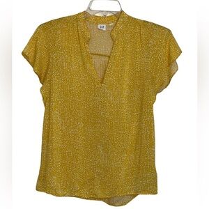 Gap, yellow, polka dotted, v- neck blouse. Size XS GUC